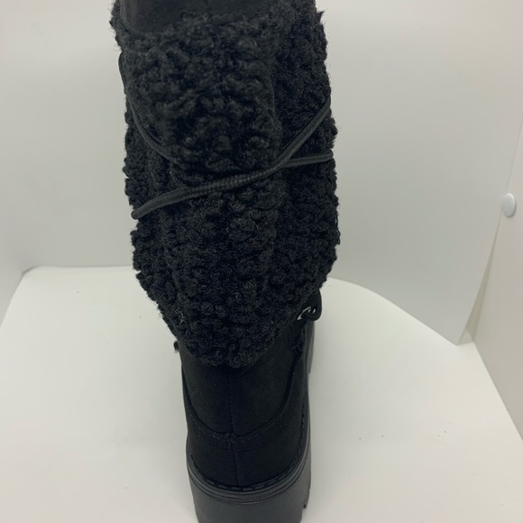 Faux fleece lace up boots new in box - Picture 12 of 16